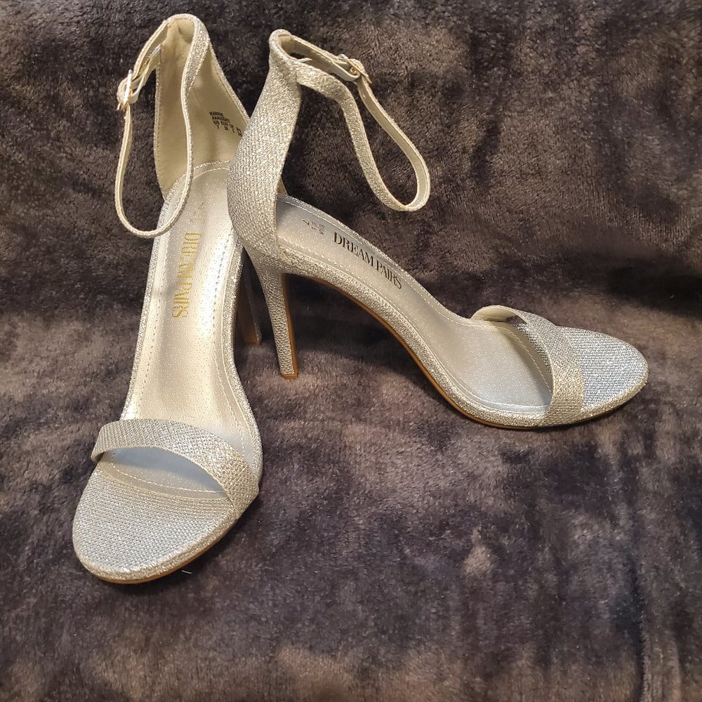 Brand New Dream Pairs Silver/Glitter Heels - Size 7